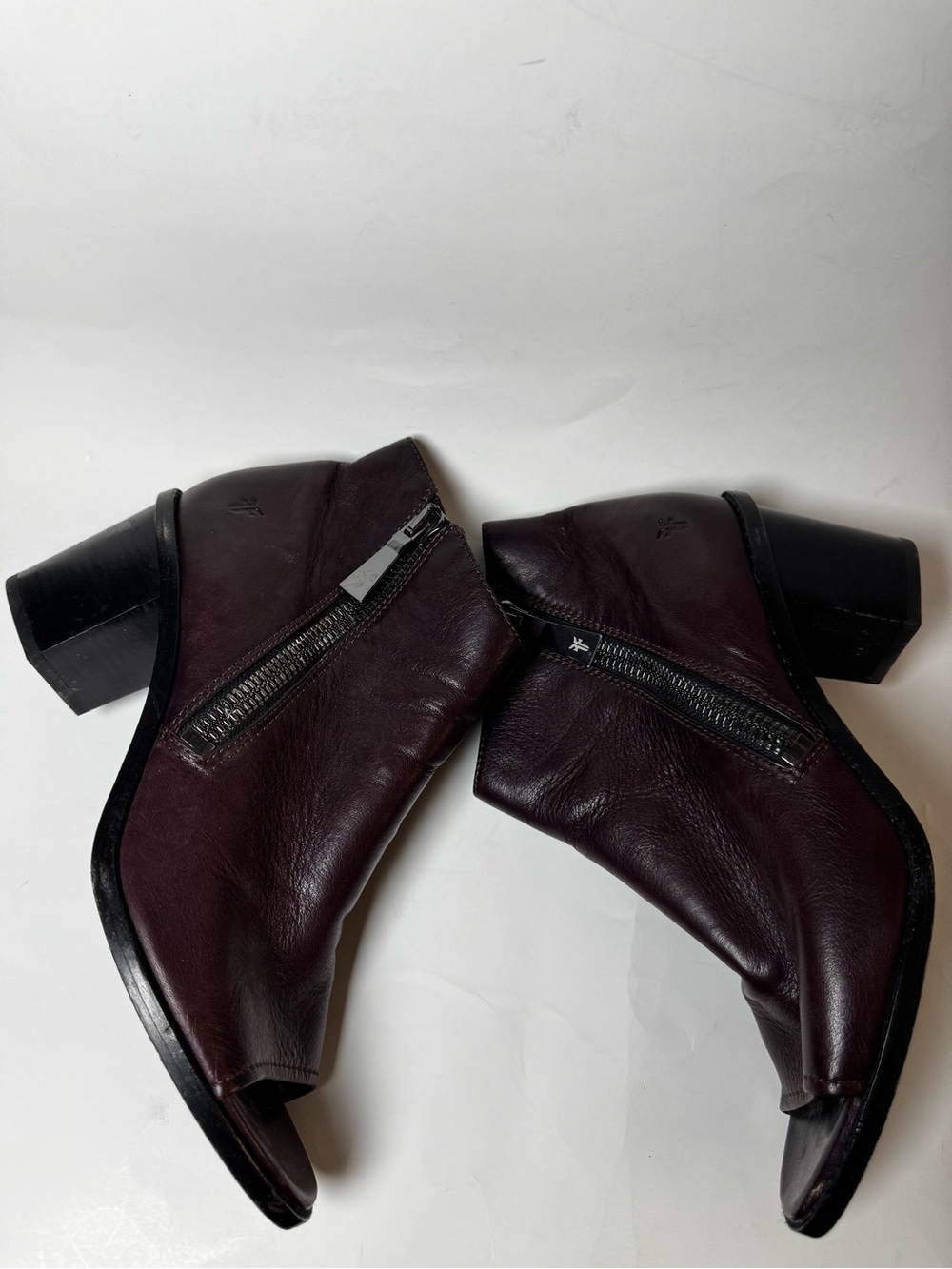 Frye Brielle Leather Peep Toe Ankle Booties Side Zip Block Heel 10M